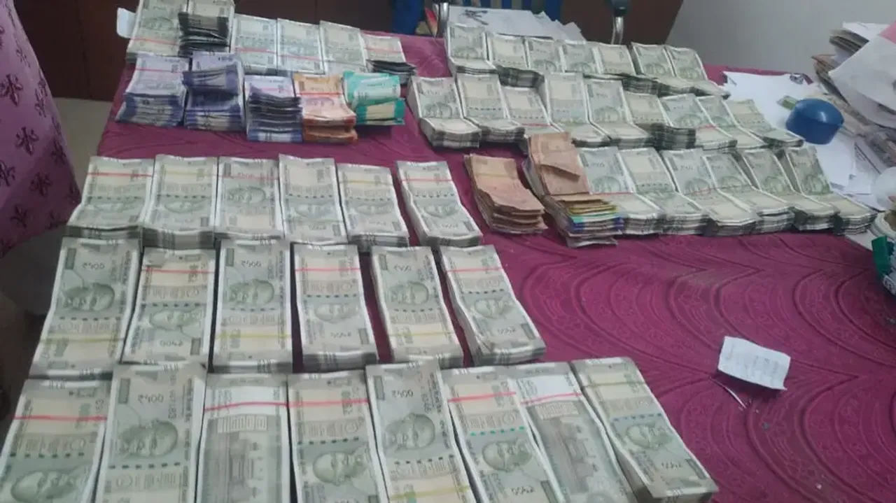 Rs 24 lakh recovered from Traffic Inspector