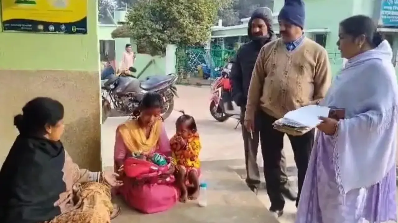 Baby girl abandoned under bus wheel in Odisha