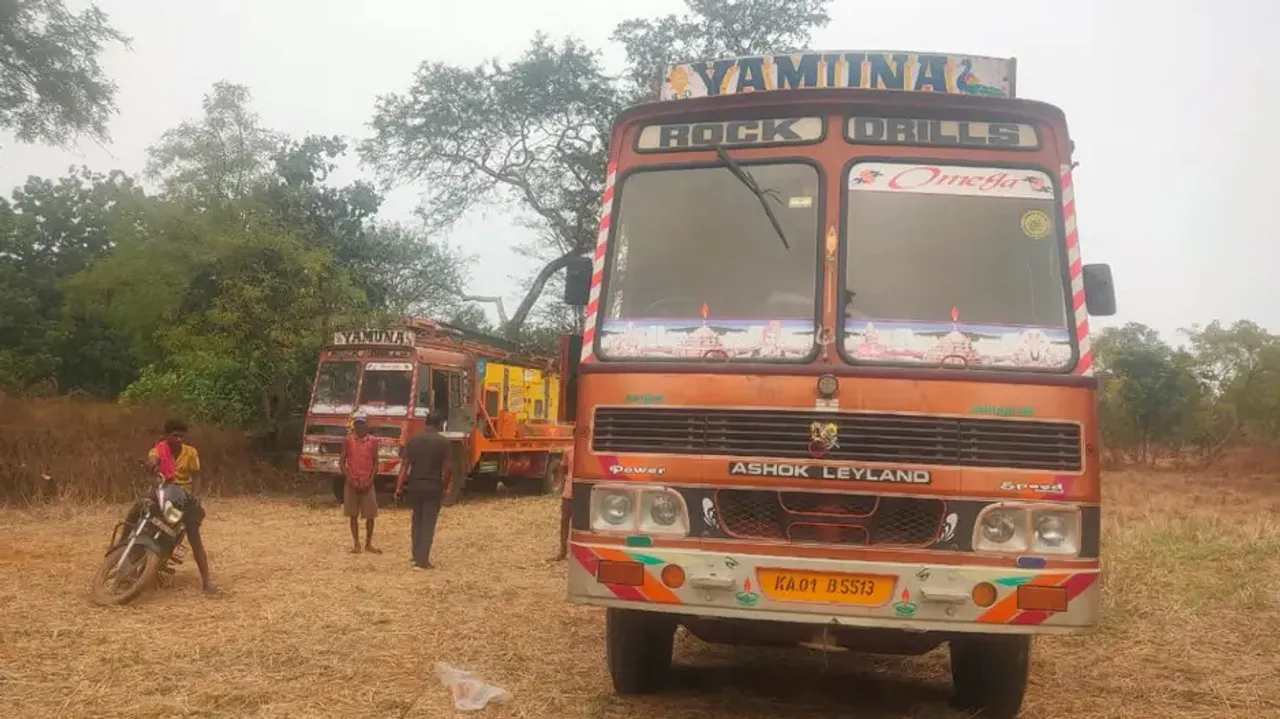 Borewell Truck Runs Over Labourers