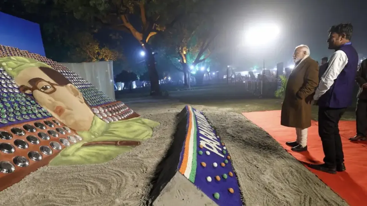 PM Modi Visits Lal Qila To See Sand Art By Sudarsan Pattnaik