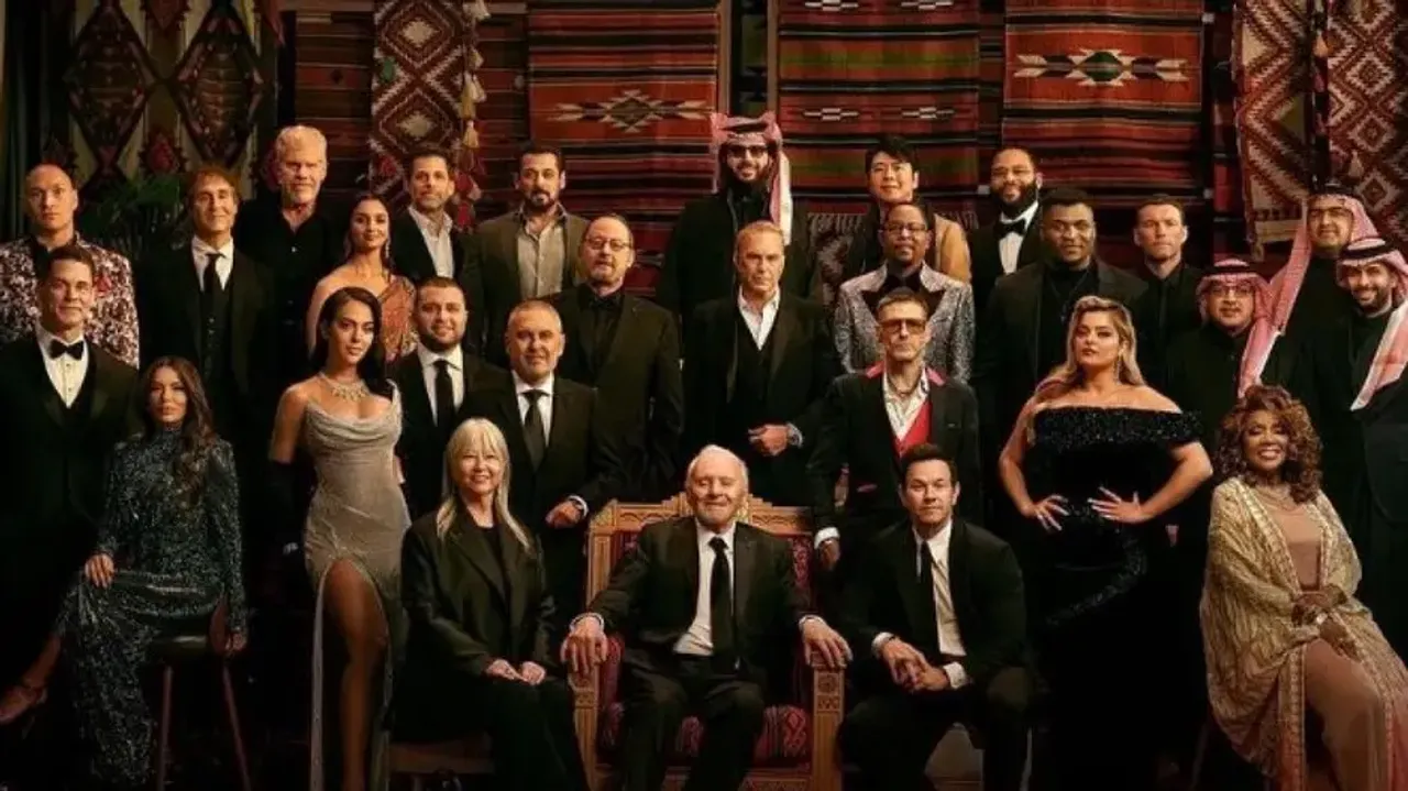 Salman Khan shares star-studded pic with John Cena, Tyson Fury, Jack Snyder at Joy Awards 