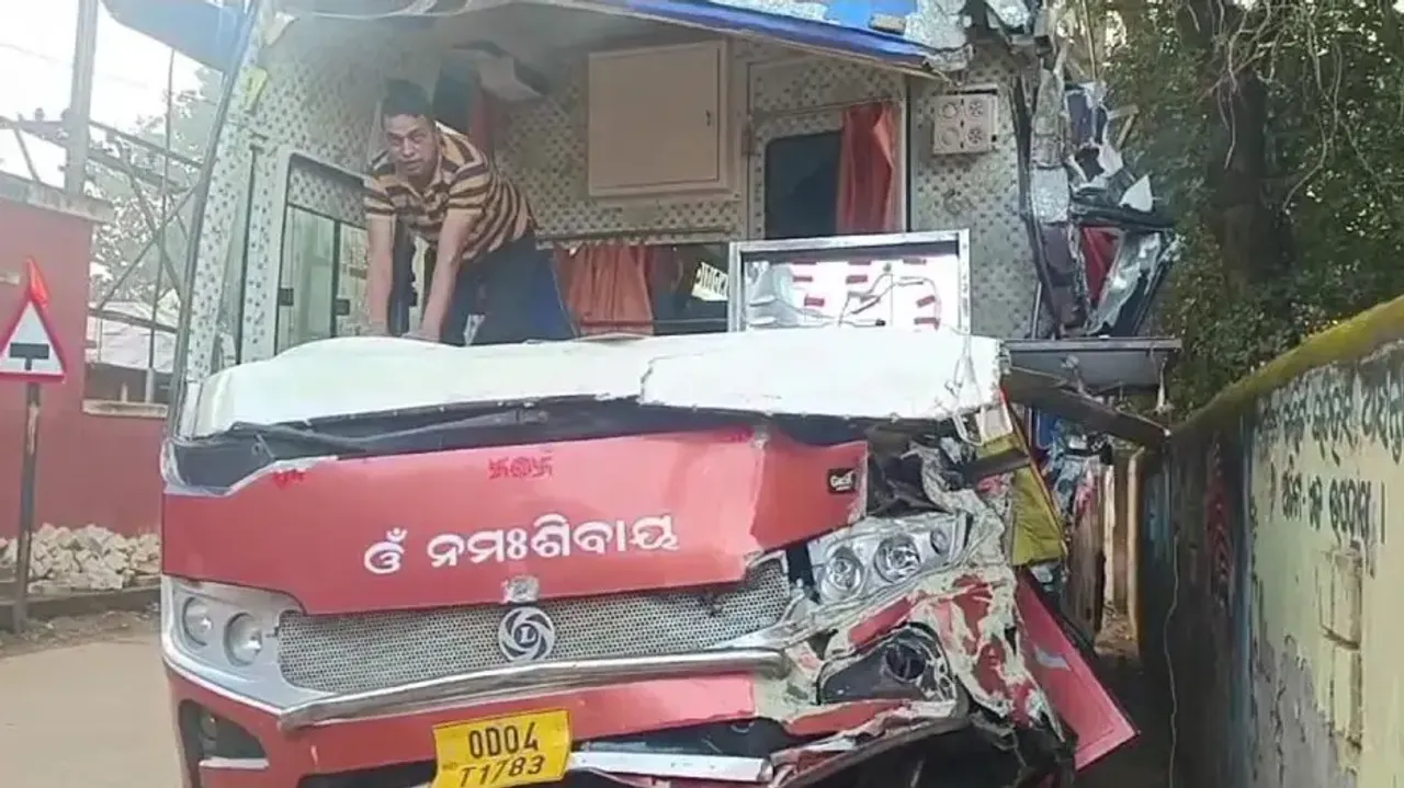 Marriage Party Bus Involved In Accident