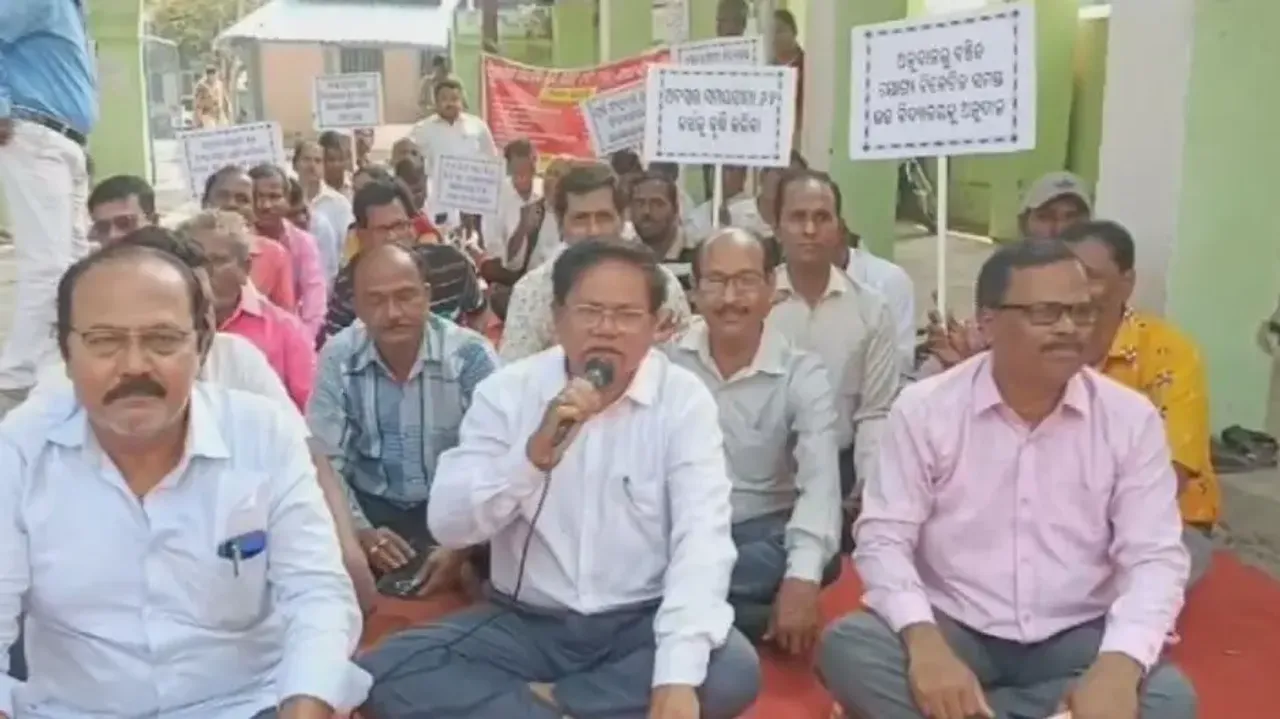 Odisha teachers launch stir over multiple demands