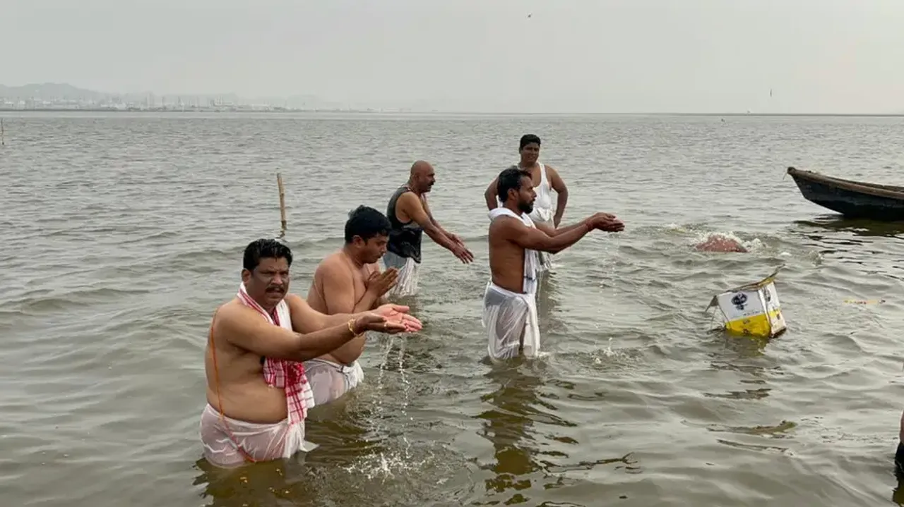 Odisha’s Smashan Bandhu members go off beaten path to ensure dignity for the dead