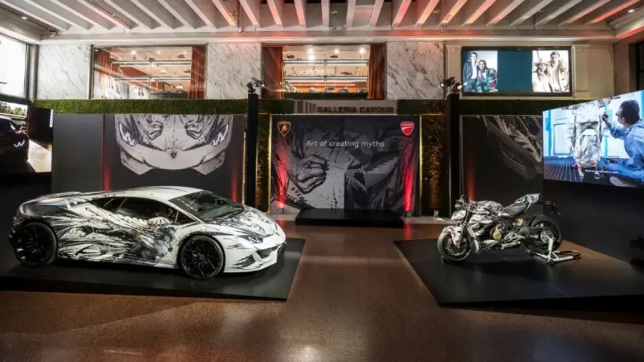Lamborghini Huracan Evo and Ducati Streetfighter Evo at Galleria Cavour