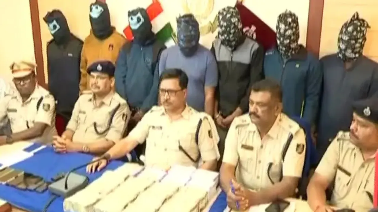 Loot from cash van in Cuttack