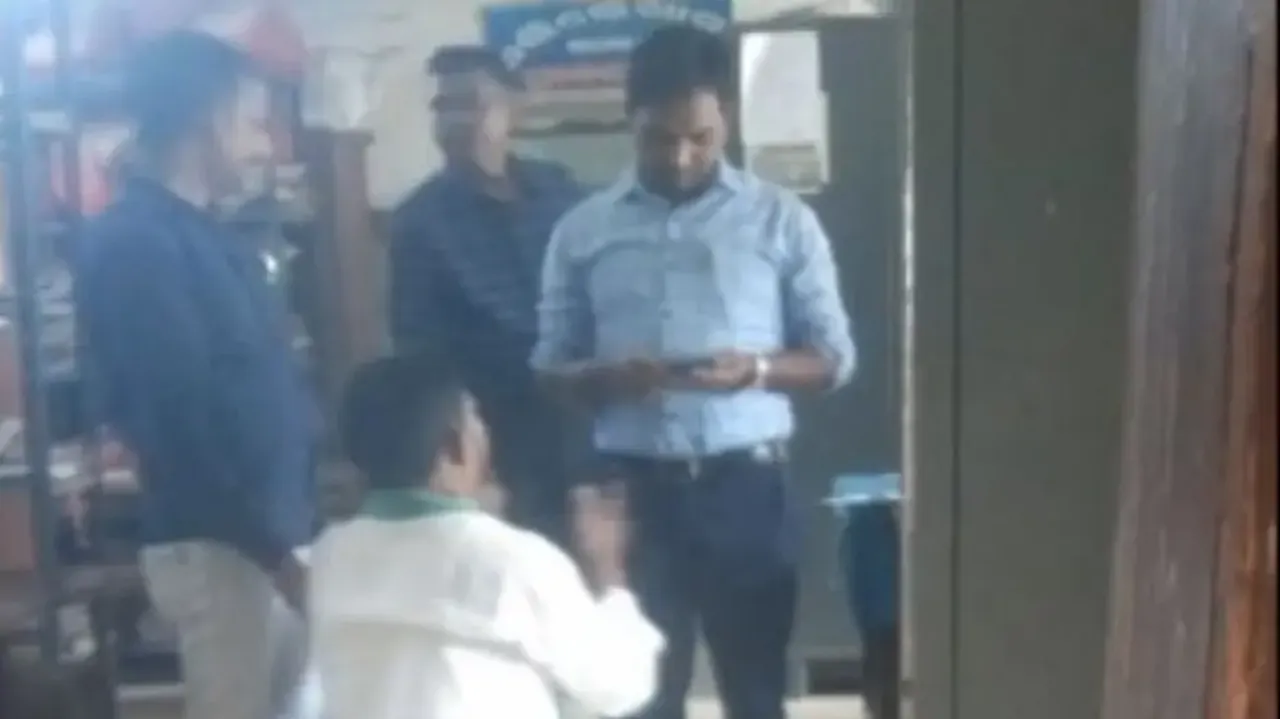 Sarpanch kneels before Tehsildar, begs him for developmental works in panchayat in Odisha's Keonjhar