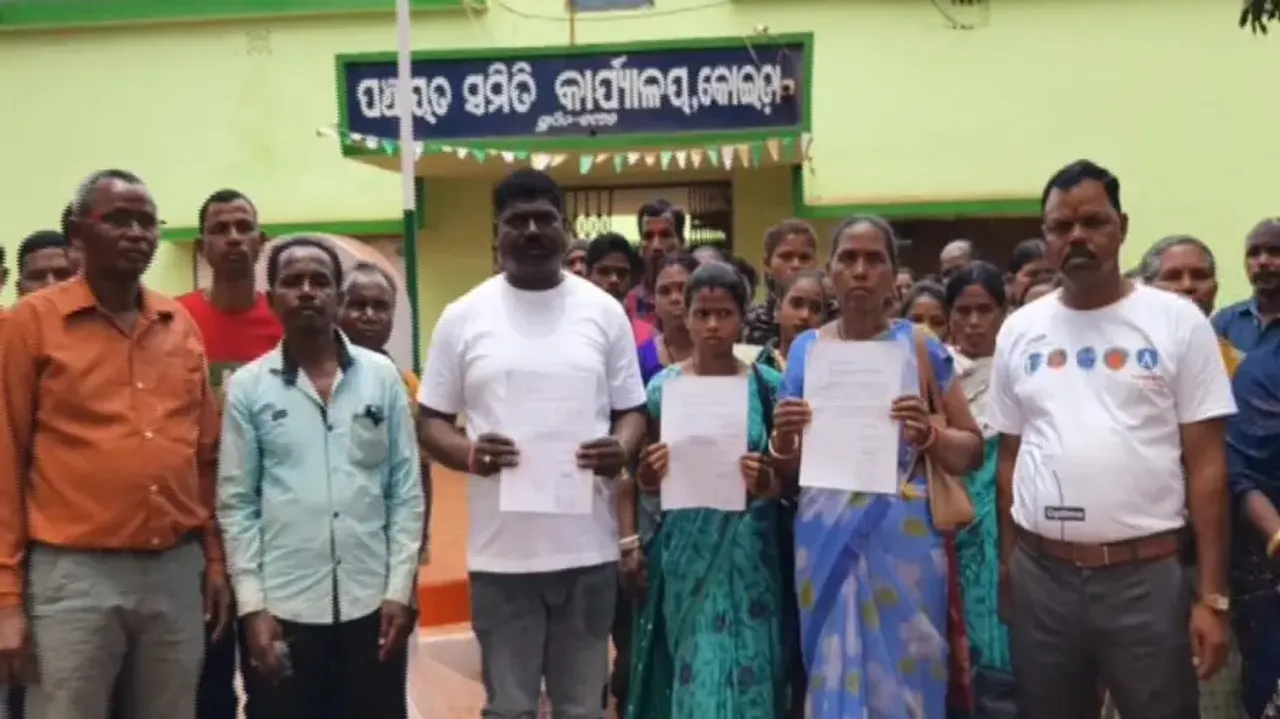 Villagers Demanding Electricity In Front Of Koida Panchayat Samiti Office