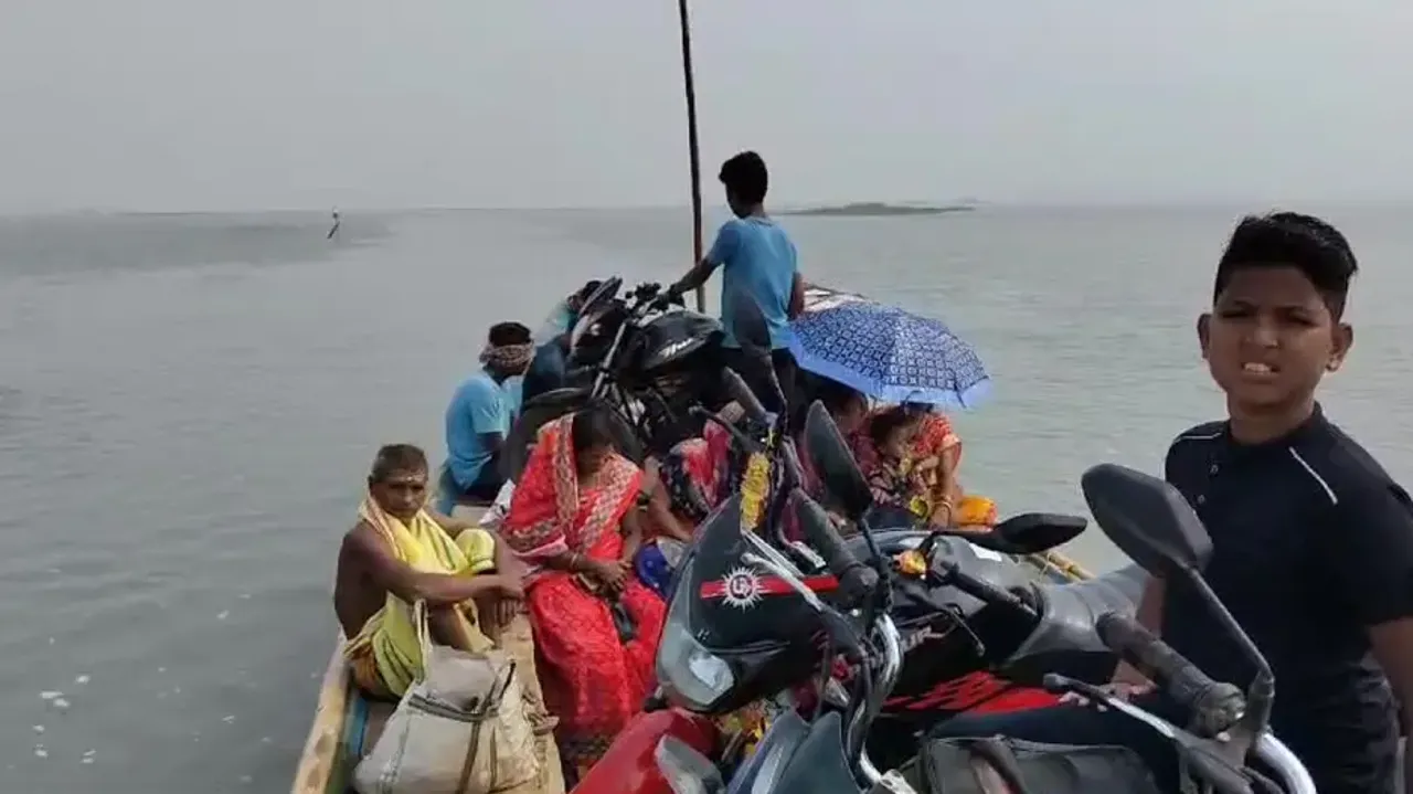 Boat carrying more than 30 passengers stranded in Chilika