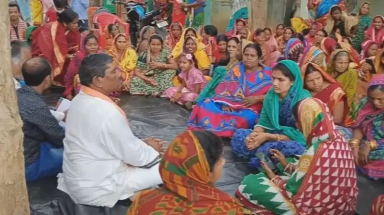 SHG women ‘hold Kangaroo court’ over family dispute in Odisha’s Nayagarh!