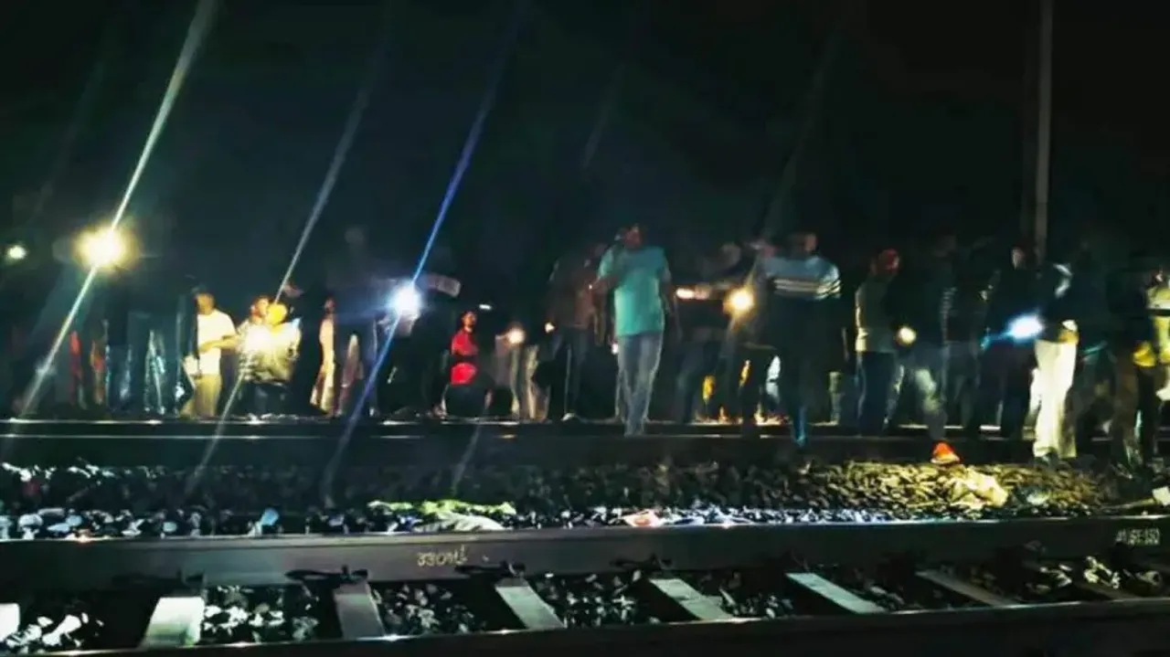 2 killed in train accident in Jharkhand 