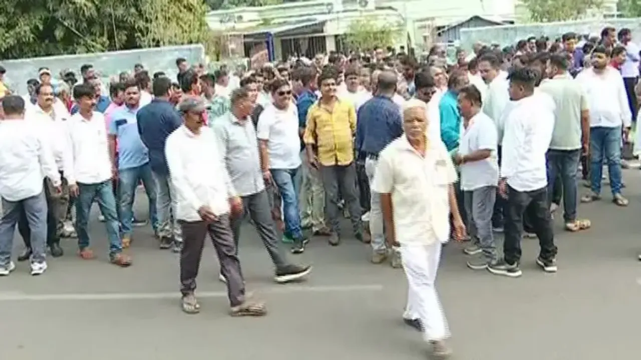 Disgruntled BJD workers revolt against party MLA, swarm Naveen Niwas