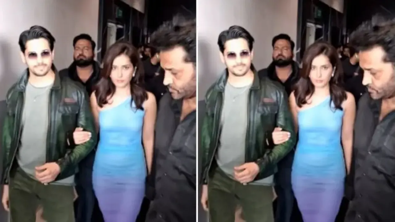 Sidharth Malhotra angers Kiara Advani fans by walking hand-in-hand with Raashii Khanna