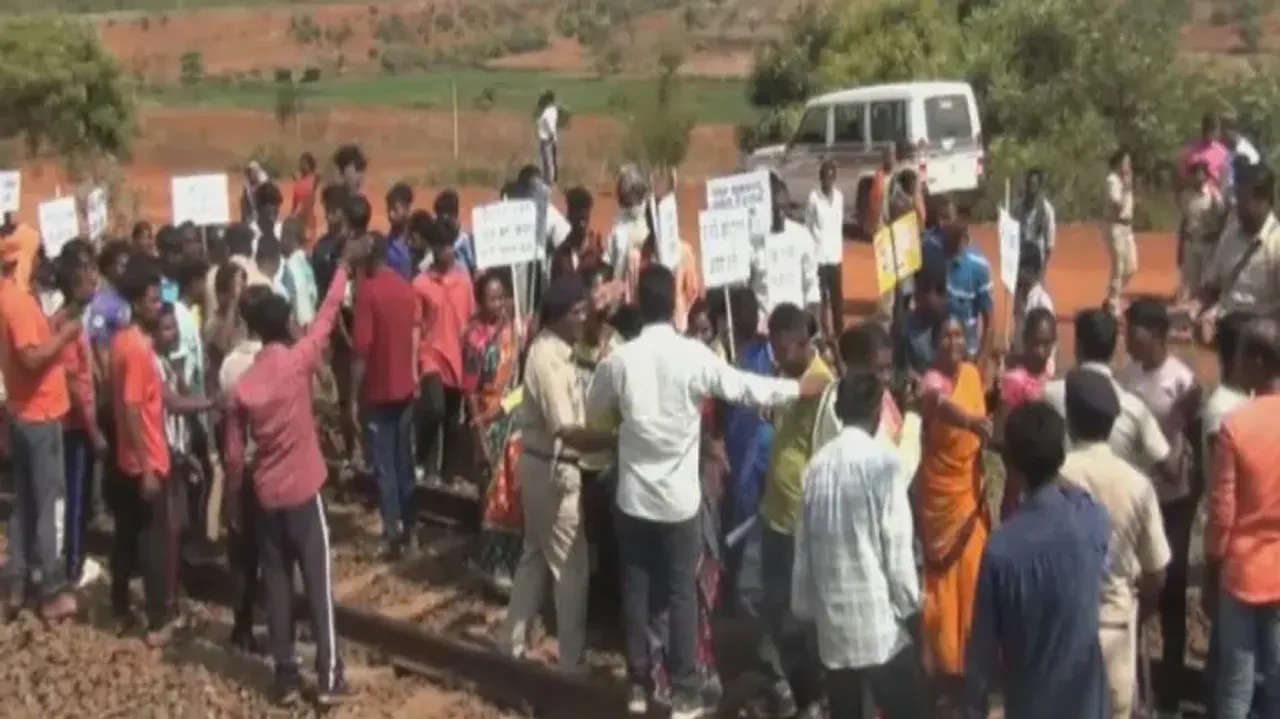 Odisha villagers stage Rail Roko demanding underpass