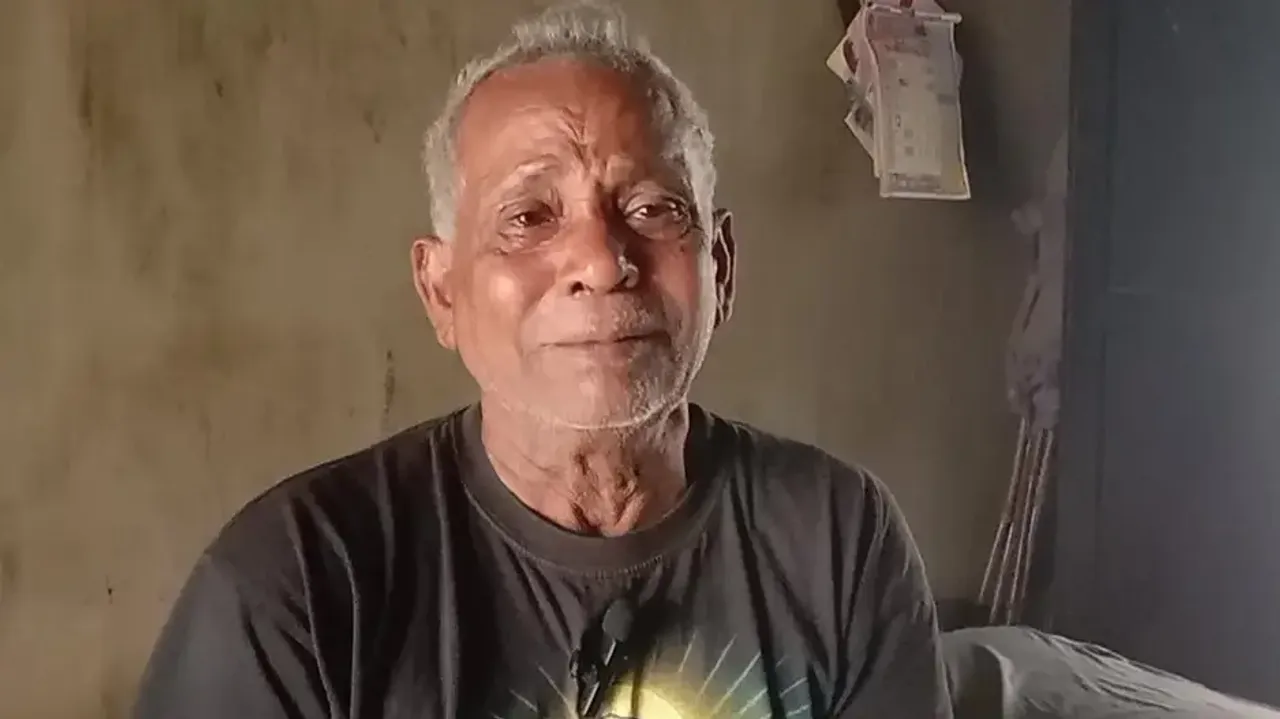Pangs of Poverty: Elderly man hands over granddaughter's charge to Odisha govt