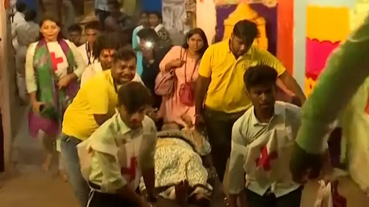 Injured Devotees Taken To Hospital From Lingaraj temple