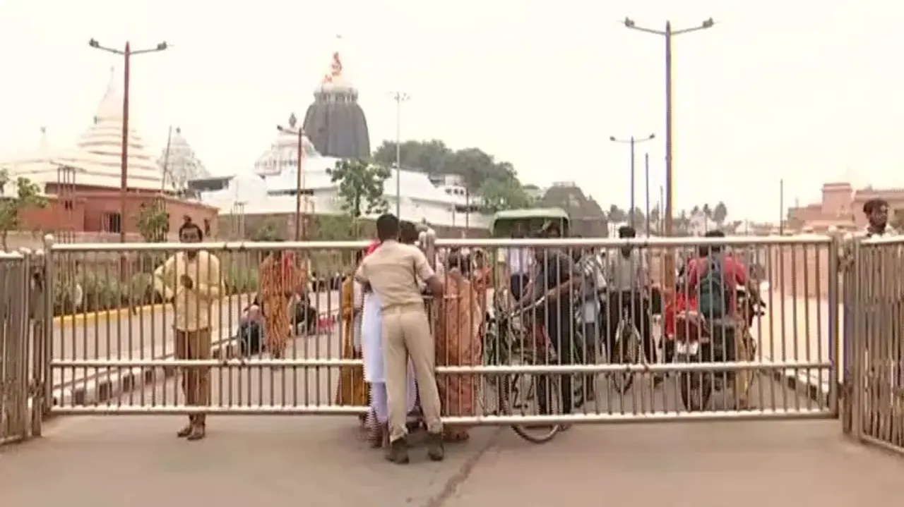 Check-Gate At Dolabedi On Grand Road