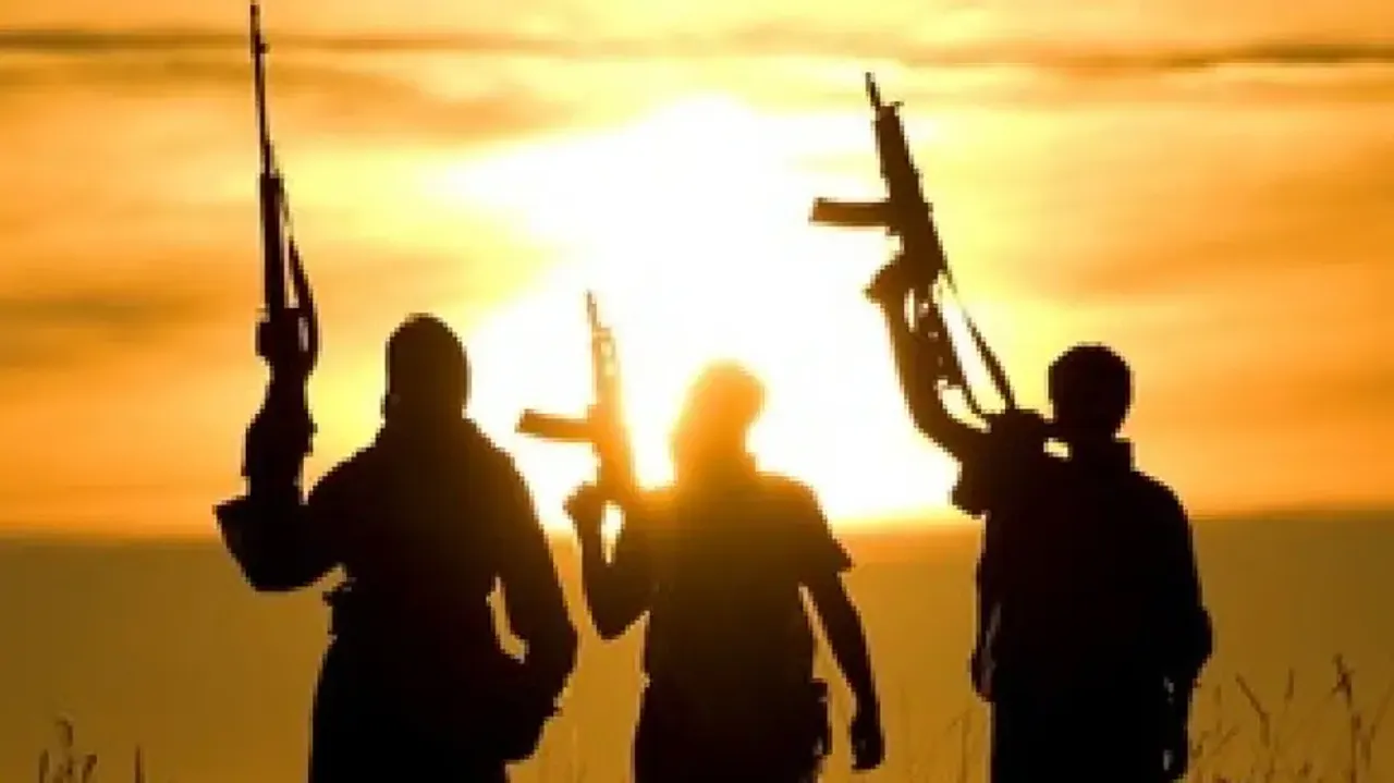 4 insurgents killed in attack at navy station in Pakistan