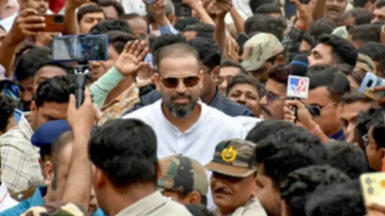 Yusuf Pathan barred from using 2011 ODI WC pics during election campaign