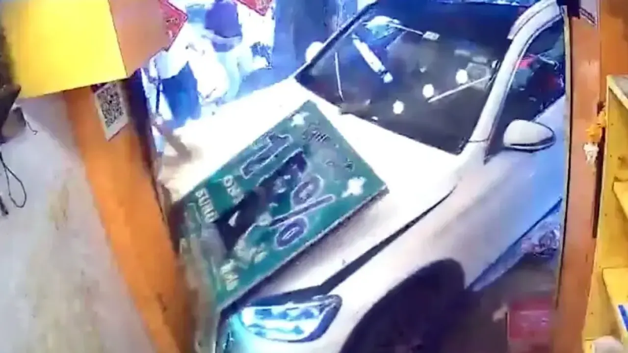 Rash Mercedes driver leaves six injured in Delhi crash