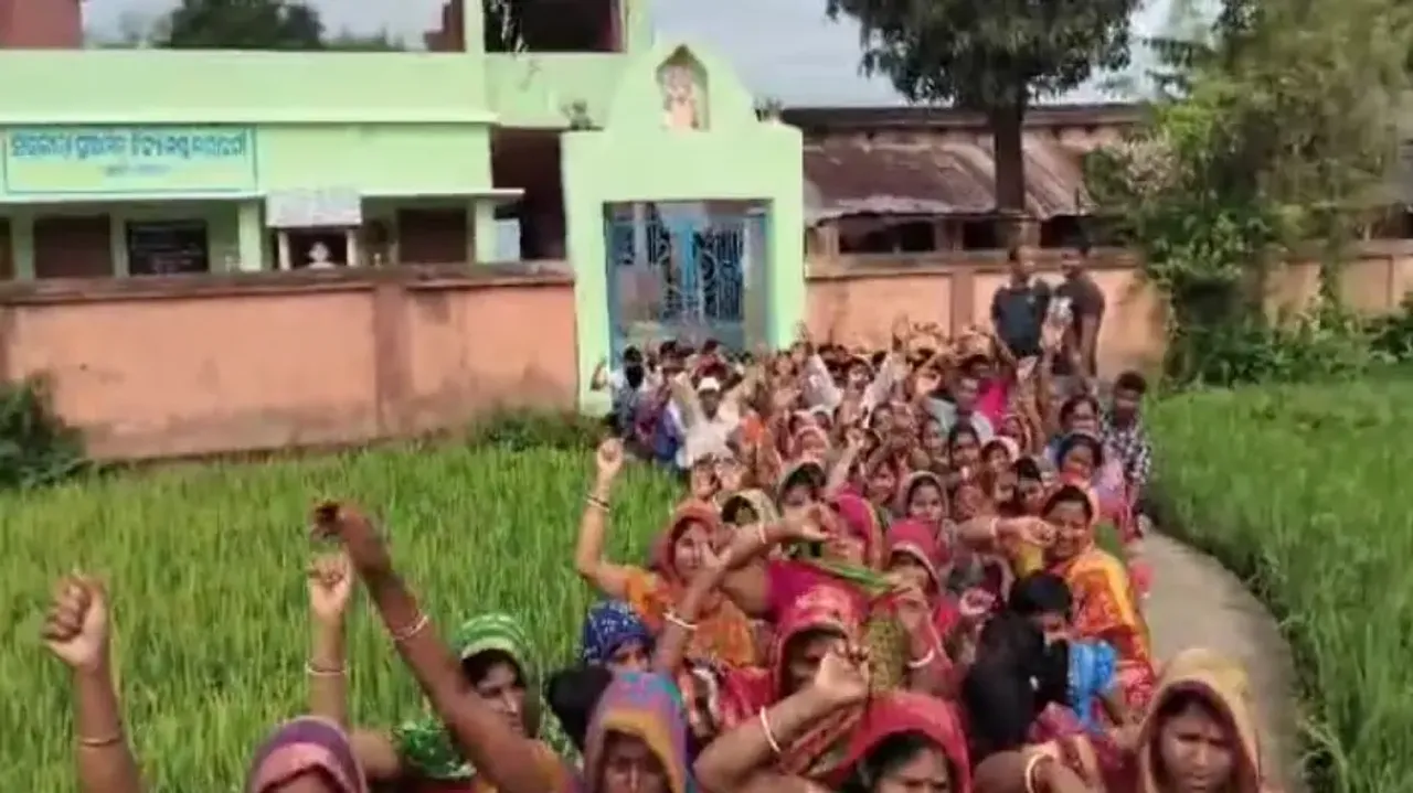 Odisha students, parents stage sit-in protesting closure of school 