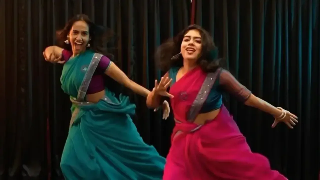 Saree-clad dance 
