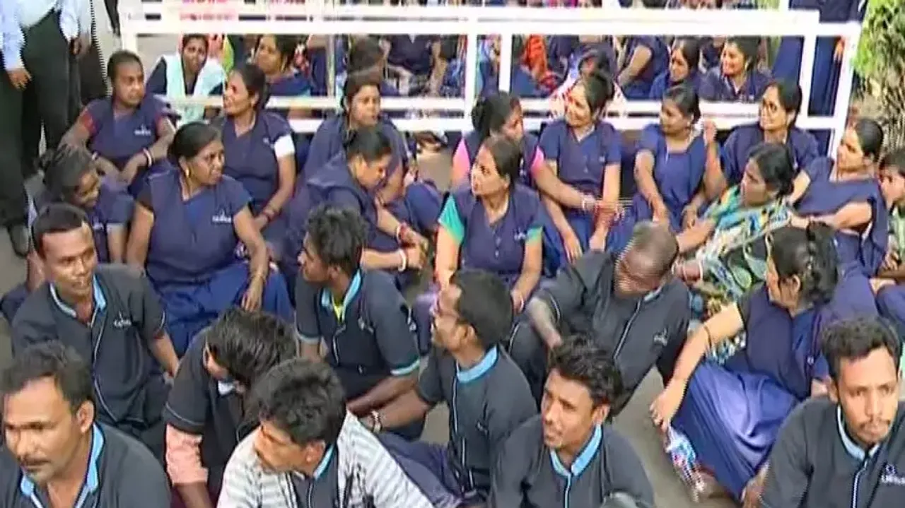 Sanitary workers and security personnel of Capital Hospital  stage protests