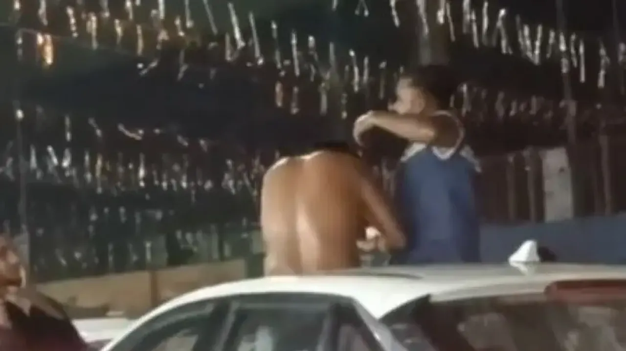 UP youths bath each other with liquor, create ruckus on road – Watch