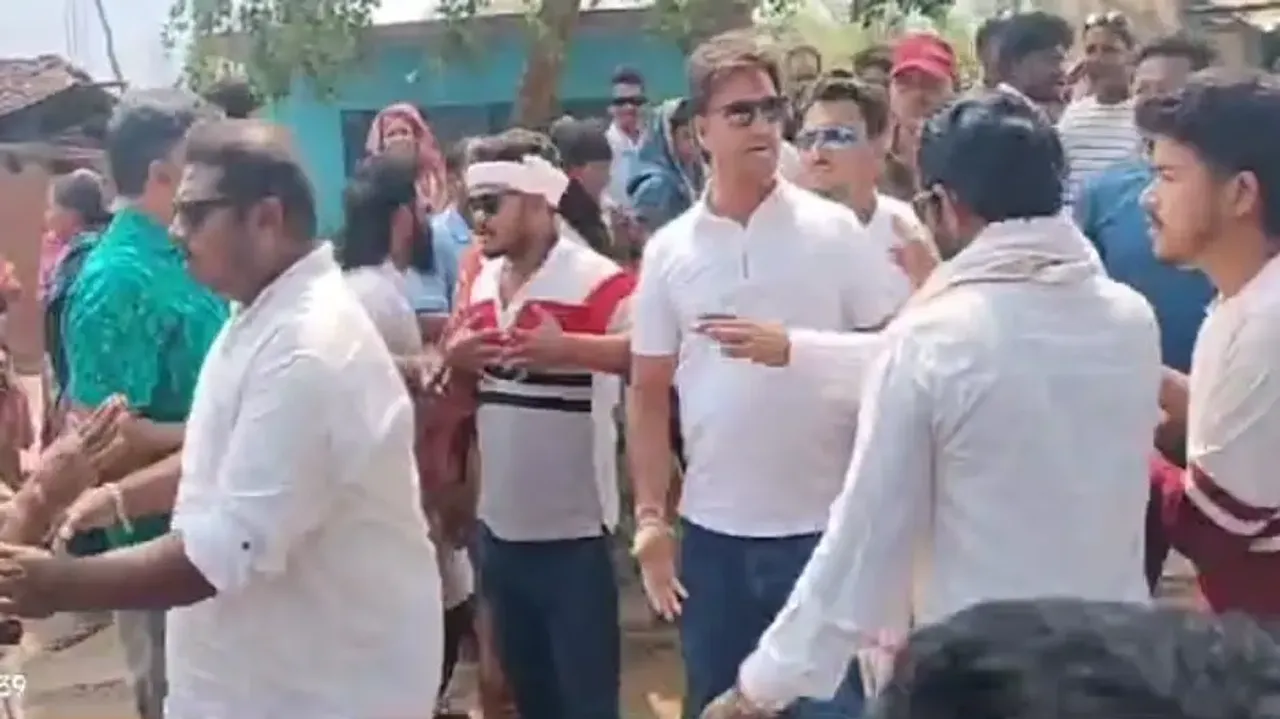 BJD leader allegedly hurled abuses at public in  Rayagada