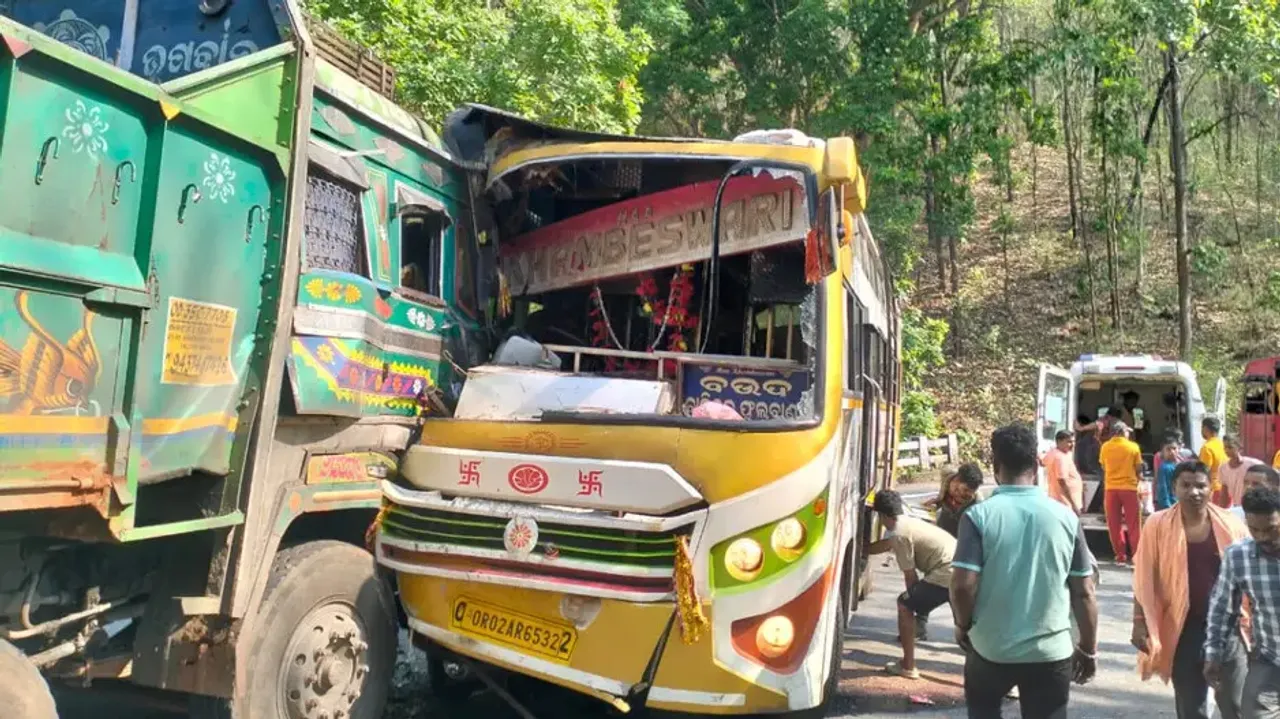 Truck-Bus collision in Boudh
