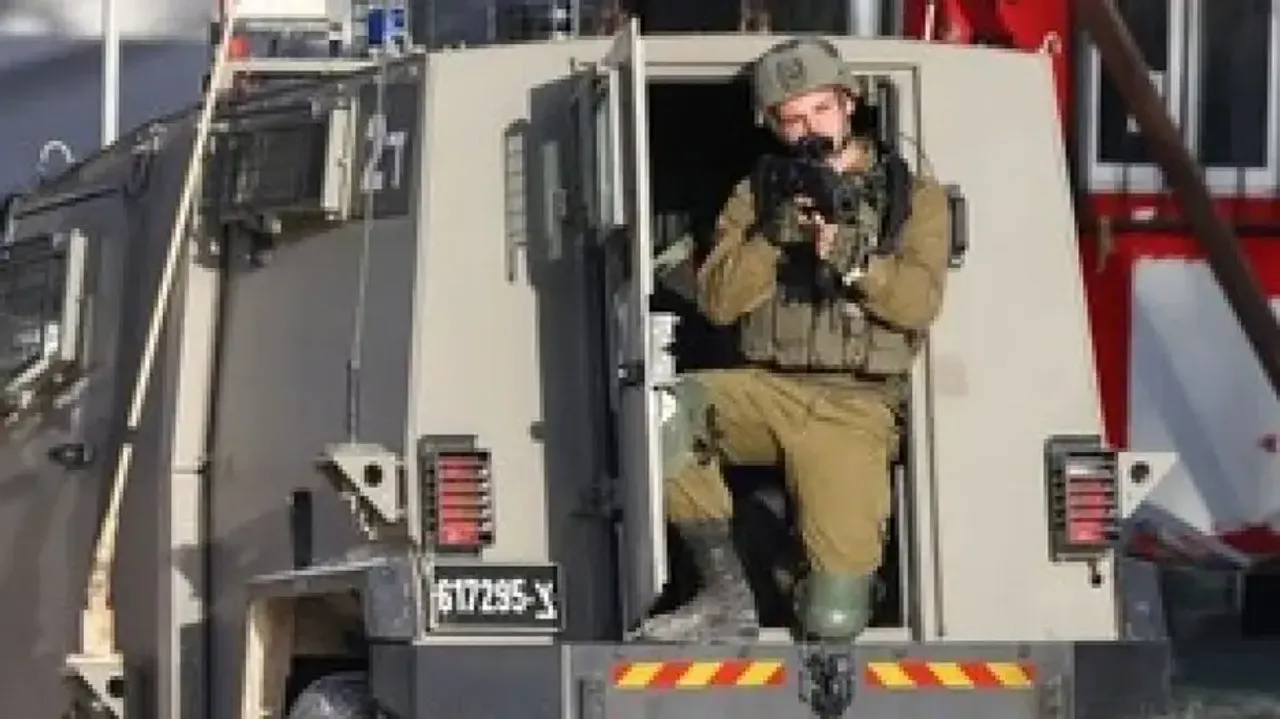14 Palestinians