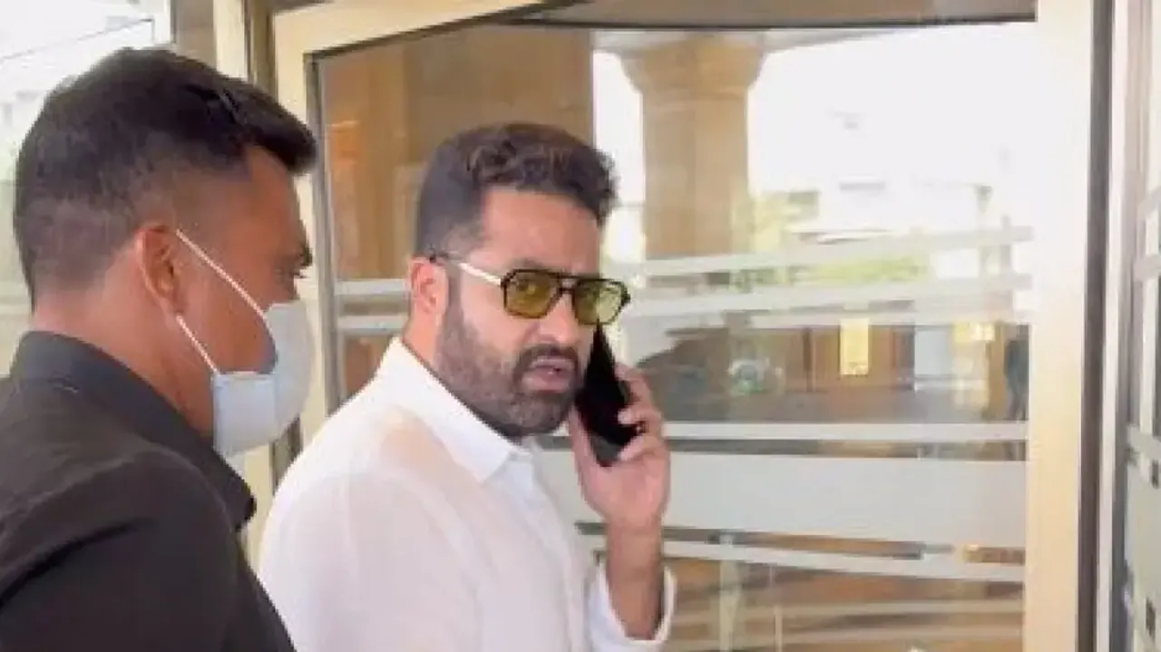 Jr NTR loses his cool, caught shouting at paps at Mumbai airport