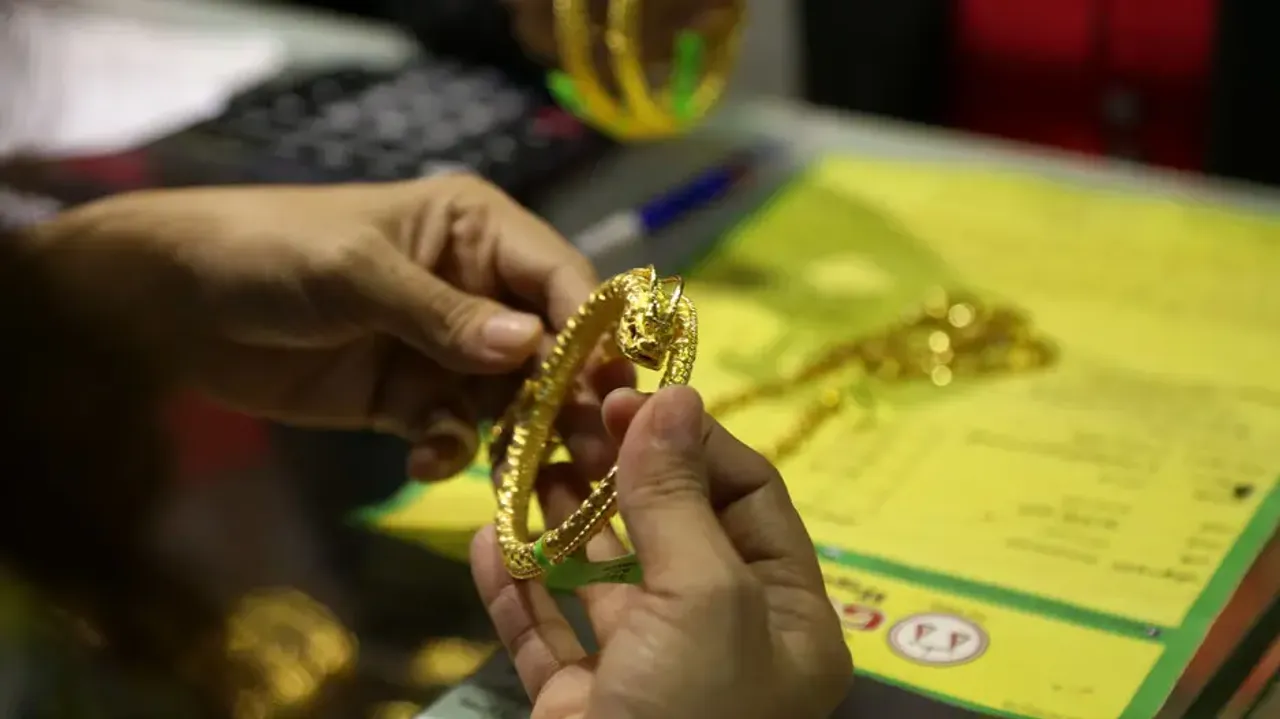 Gold prices spike to Rs 74,220 amid rate cut expectations and middle east tensions