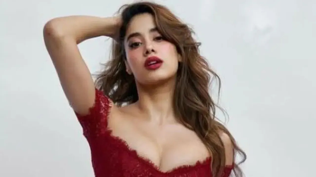 Janhvi Kapoor turns stand-up comedian; shares ‘skin to skin’ touch, intimacy tips