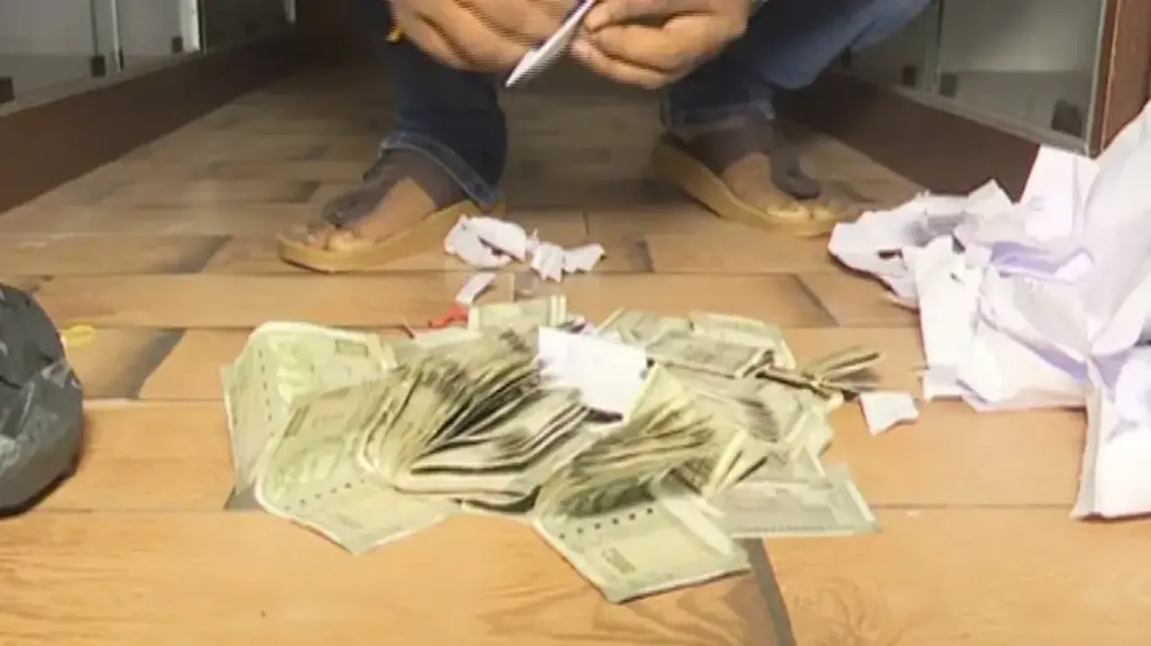 SHG members found distributing money in Balasore 