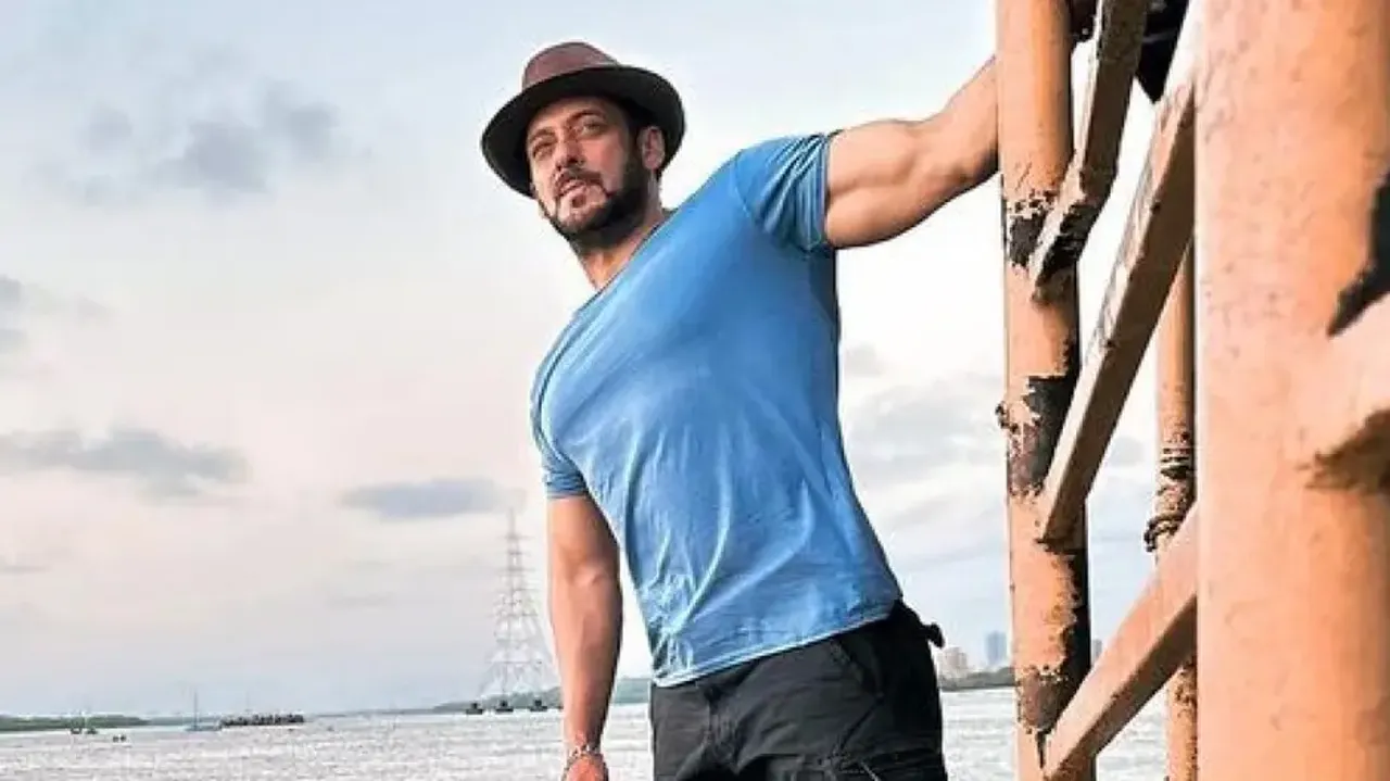 Salman Khan's 24YO fangirl arrived at Sikandar actor's farmhouse to marry him, detained by cops!