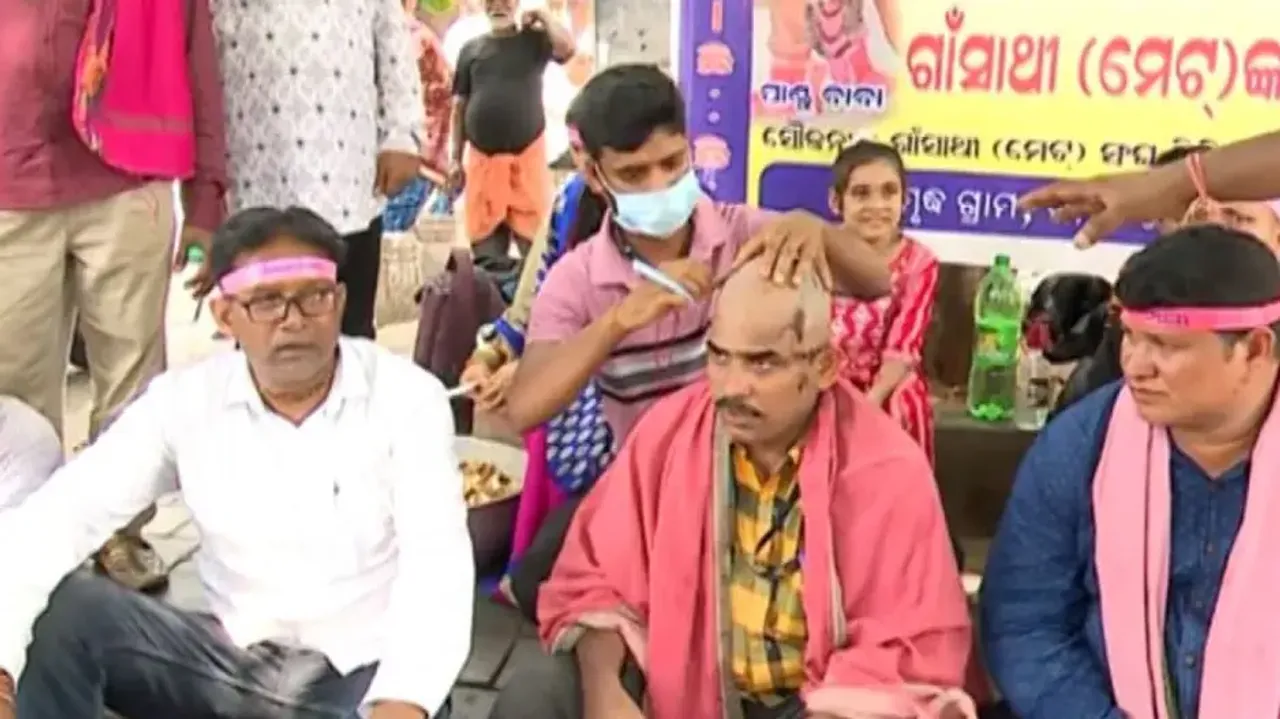 Odisha Gaon Sathi members tonsure heads, celebrate BJD’s drubbing