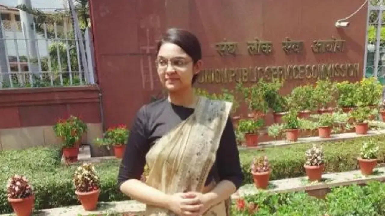 Bihar girl Annapurna Singh secures AIR-99 to become IAS officer