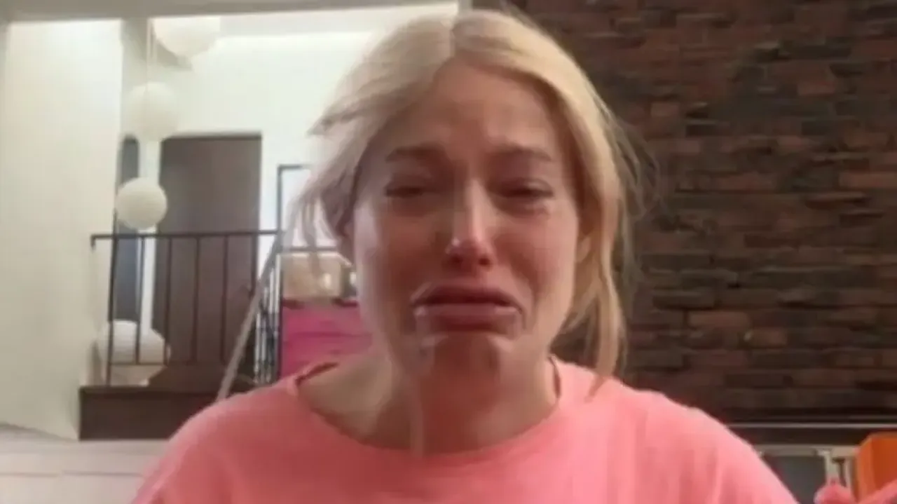 Pregnant TV star live streams emotional breakdown after boyfriend 'cheats' with best friend