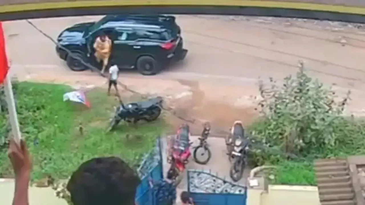 Powerstar & Dy CM Pawan Kalyan stops his convoy for little fan, wins hearts; watch