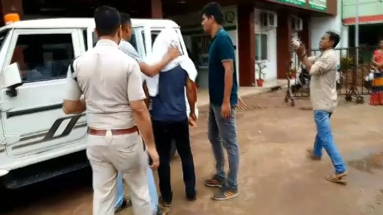Man Attempts To Loot Bank With Toy Gun