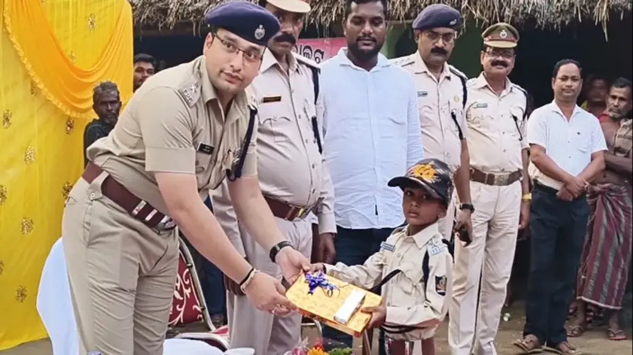 IPS officer fulfils promise made to 7-year-old kid in Odisha