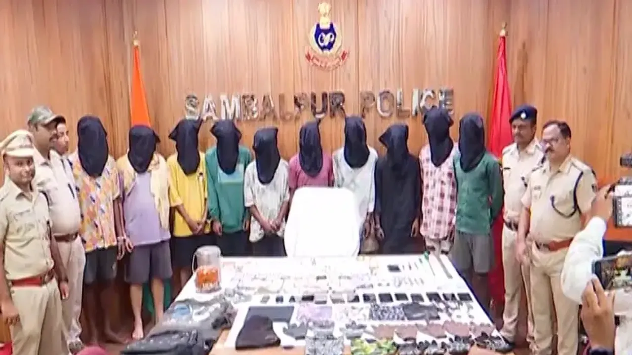 Police arrest 10 dacoits in Sambalpur; seize 480 gm gold, 6 four-wheelers, 4 bikes & cash