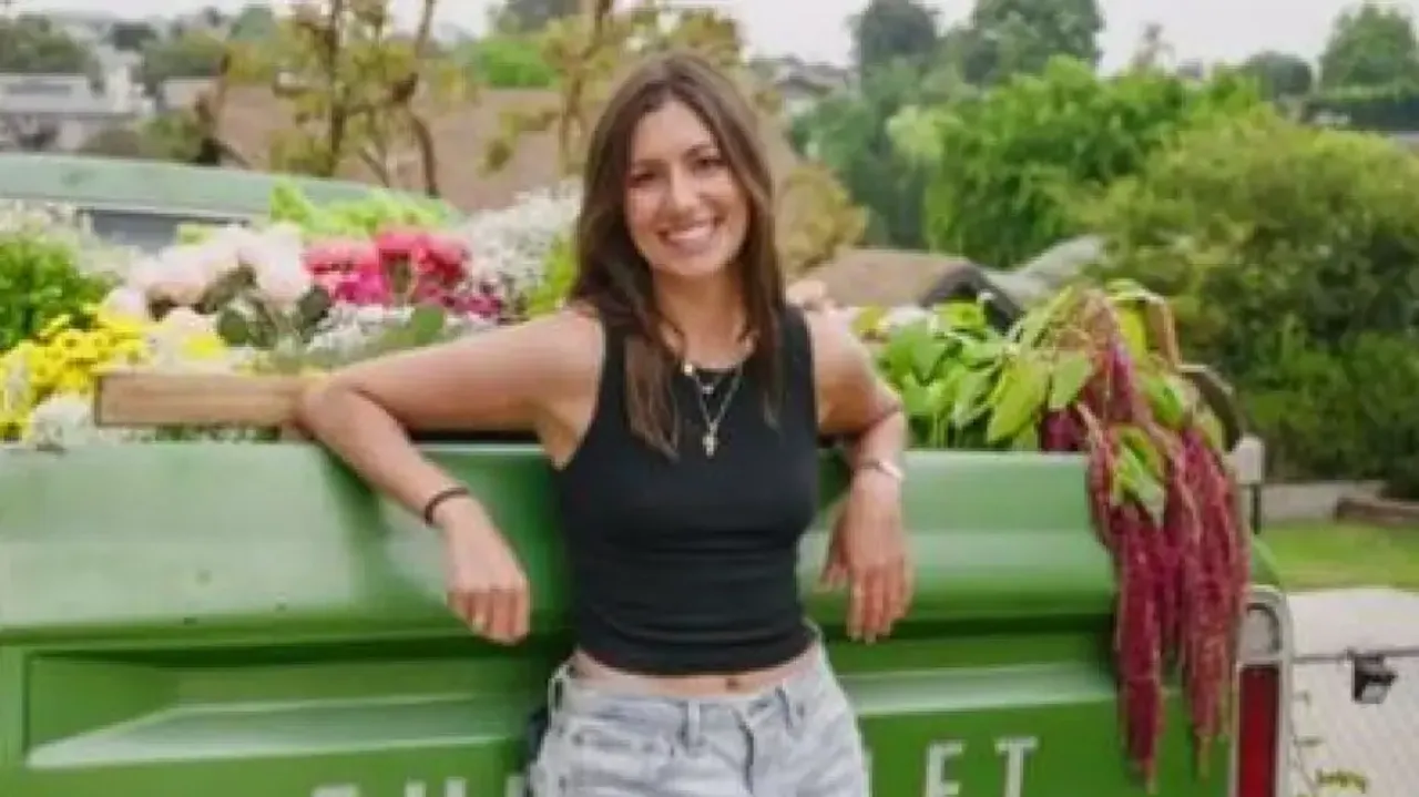 New York woman quits corporate job, earns Rs 13 lakh a month by selling flowers