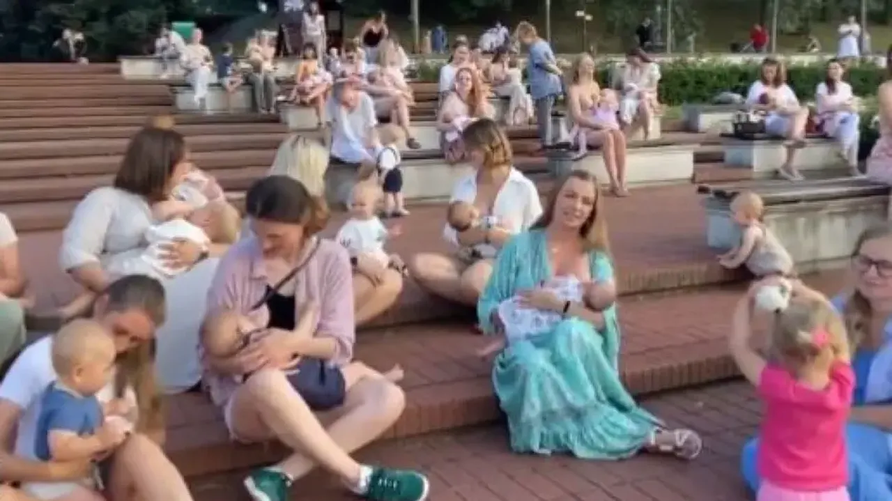 In this country, women can freely breastfeed their babies in the park without any fear