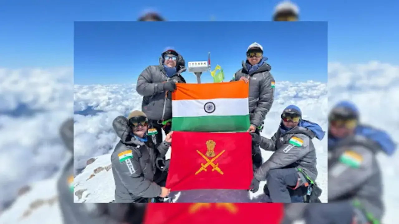 2 Indian military teams plant tri-colour on Mt. Elbrus