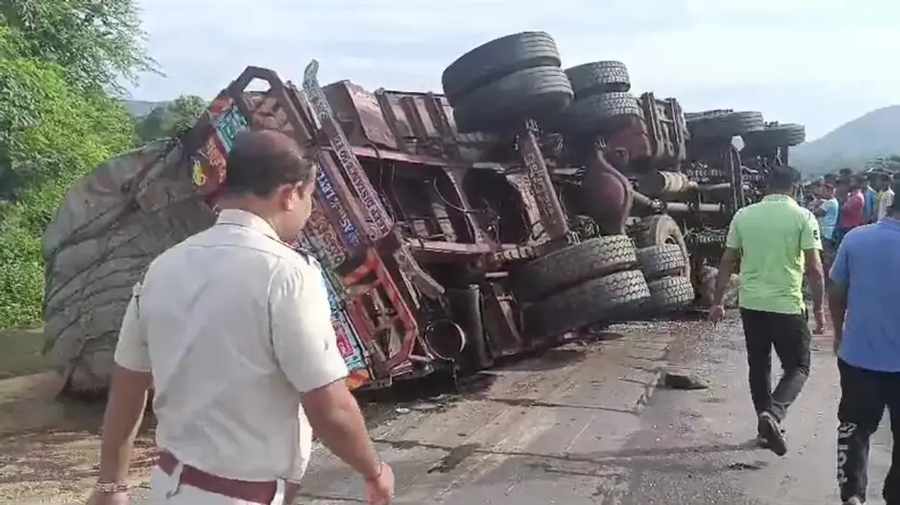 Two Kanwariyas killed in road mishap in Odisha
