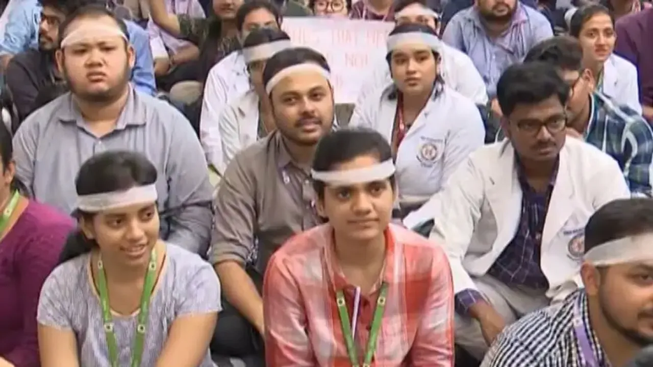 AIIMS Bhubaneswar doctors join protest, demand death penalty for accused