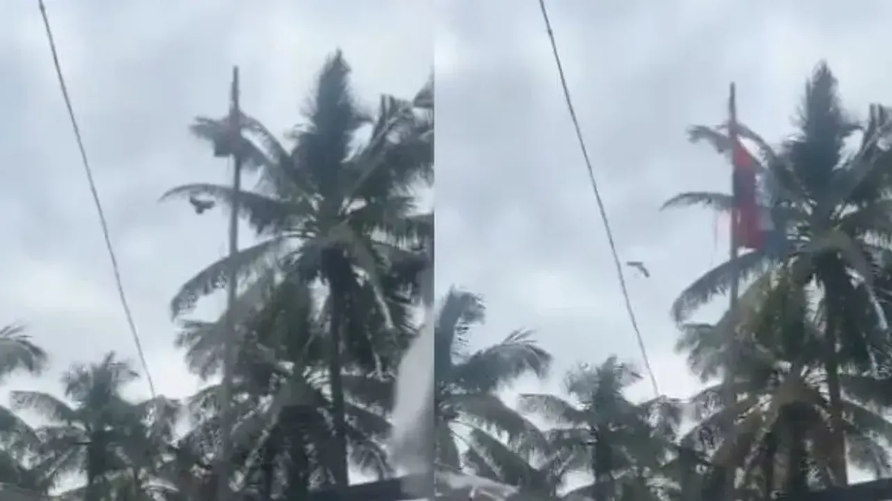 Kerala: National Flag gets stuck during hoisting; bird comes from nowhere and unfurls it