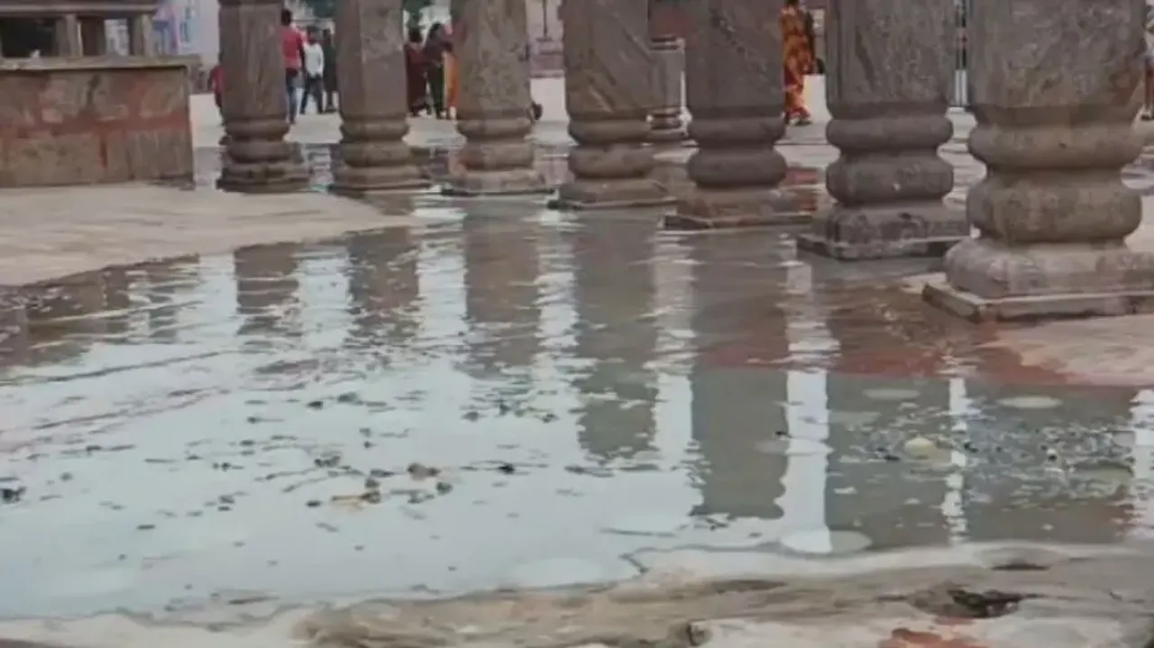 Devotees, Puri Srimandir servitors fume as water from ‘Peja Nala’ floods Singhadwara